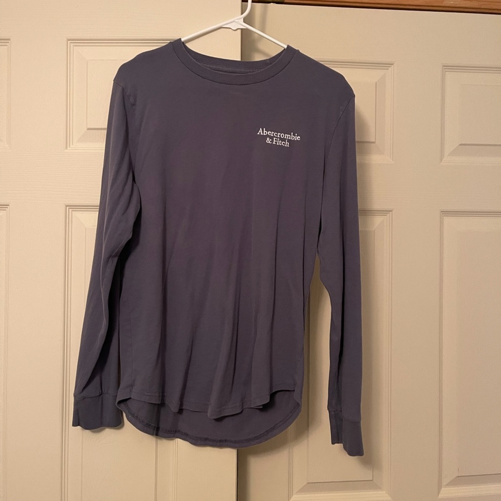 Size medium Abercrombie long sleeve tee